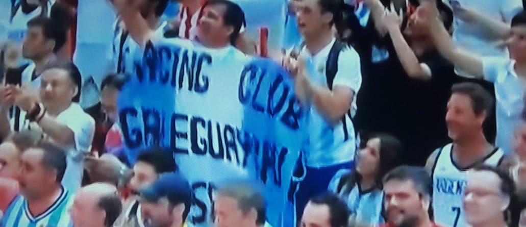 la250_cce's tweet photo. Esta locura que esta generando la selección Argentina en el @FIBAWC no nos deja tiempo para otras cosas... por eso, queremos tomarnos un segundito para saludar y felicitar a @RacingClubGchu por su primer festejo del año!!! 😉 https://t.co/gvUHZ4zpUK