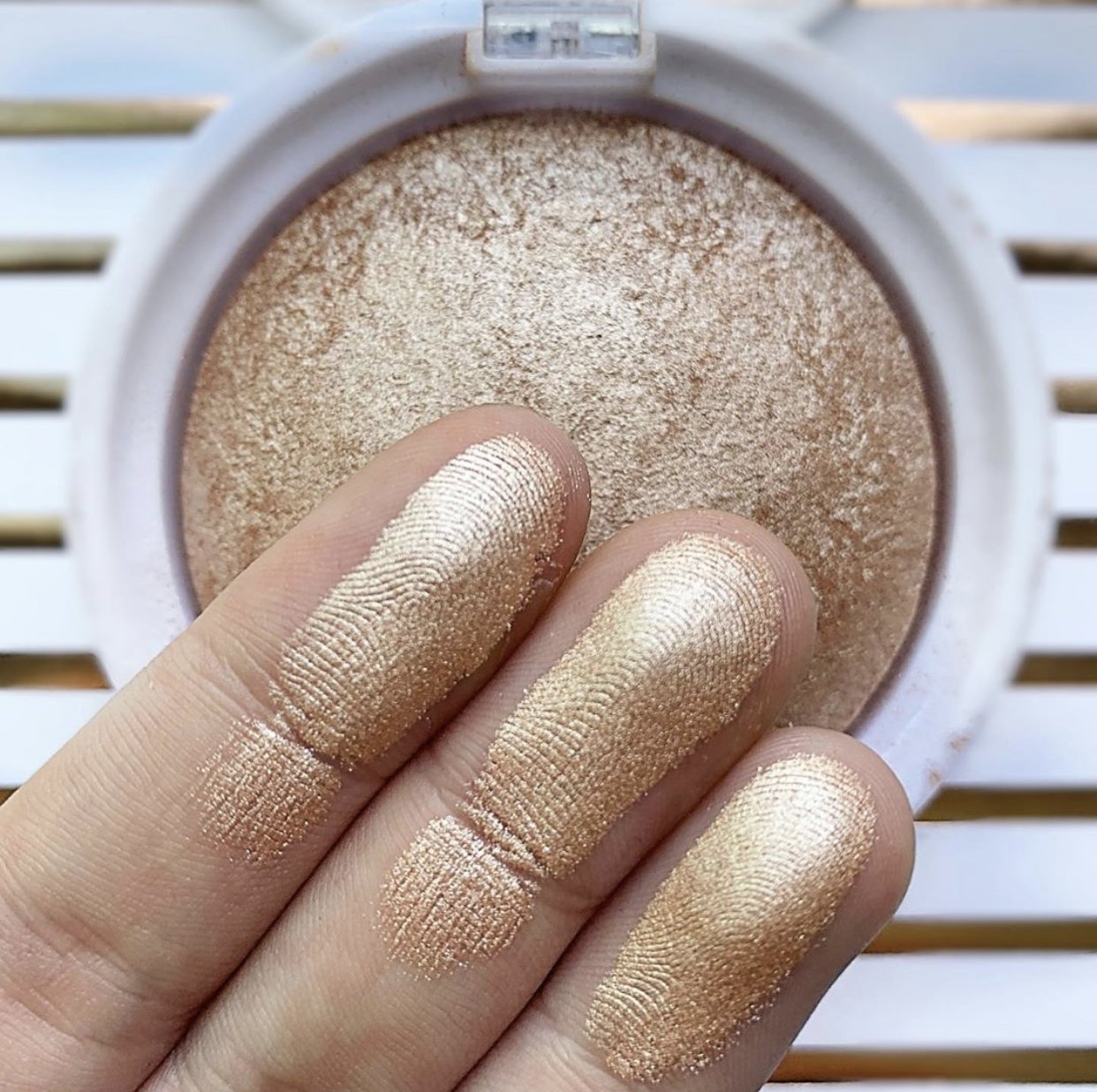 makeup obsession mega destiny highlighter