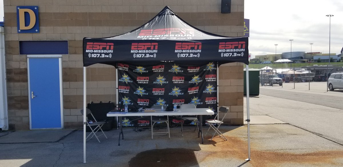 MidMoSmokeShow's tweet photo. The #MidMoSmokeShow is up and ready to roll at the #KCBS #Royal. Tune in over the next several weeks to hear our interviews with the teams. https://t.co/rEypZh0qcR