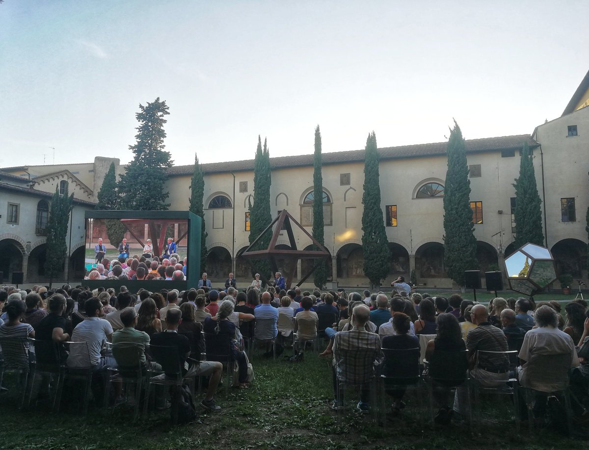 santamarianovella tweet media