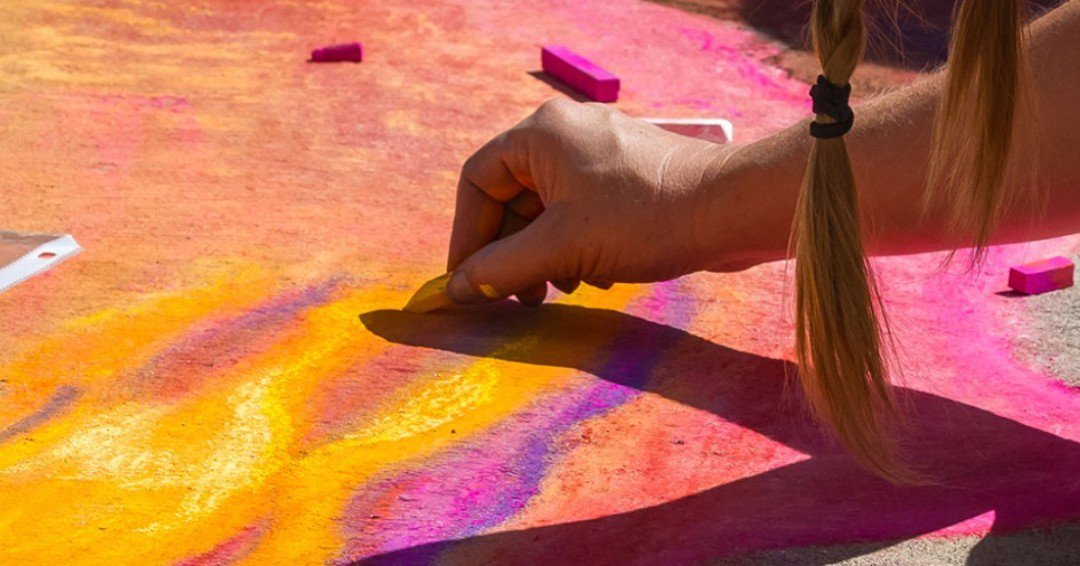 nocostylemag's tweet photo. We cannot wait to see Loveland become transformed by Pastels on 5th! This free community-wide sidewalk chalk art festival benefits Alternatives to Violence. We are sponsoring square 12!
#NOCOStyleMagazine #Pastelson5th https://t.co/9iZWCG7FOS