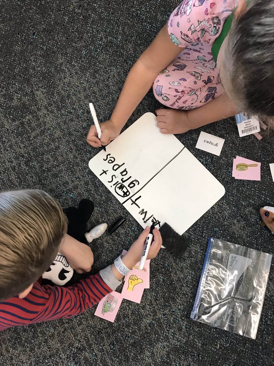 MsGraf_OLE's tweet photo. We had fun finding digraphs and blends in phonics this week! https://t.co/CPD2wlOLWq
