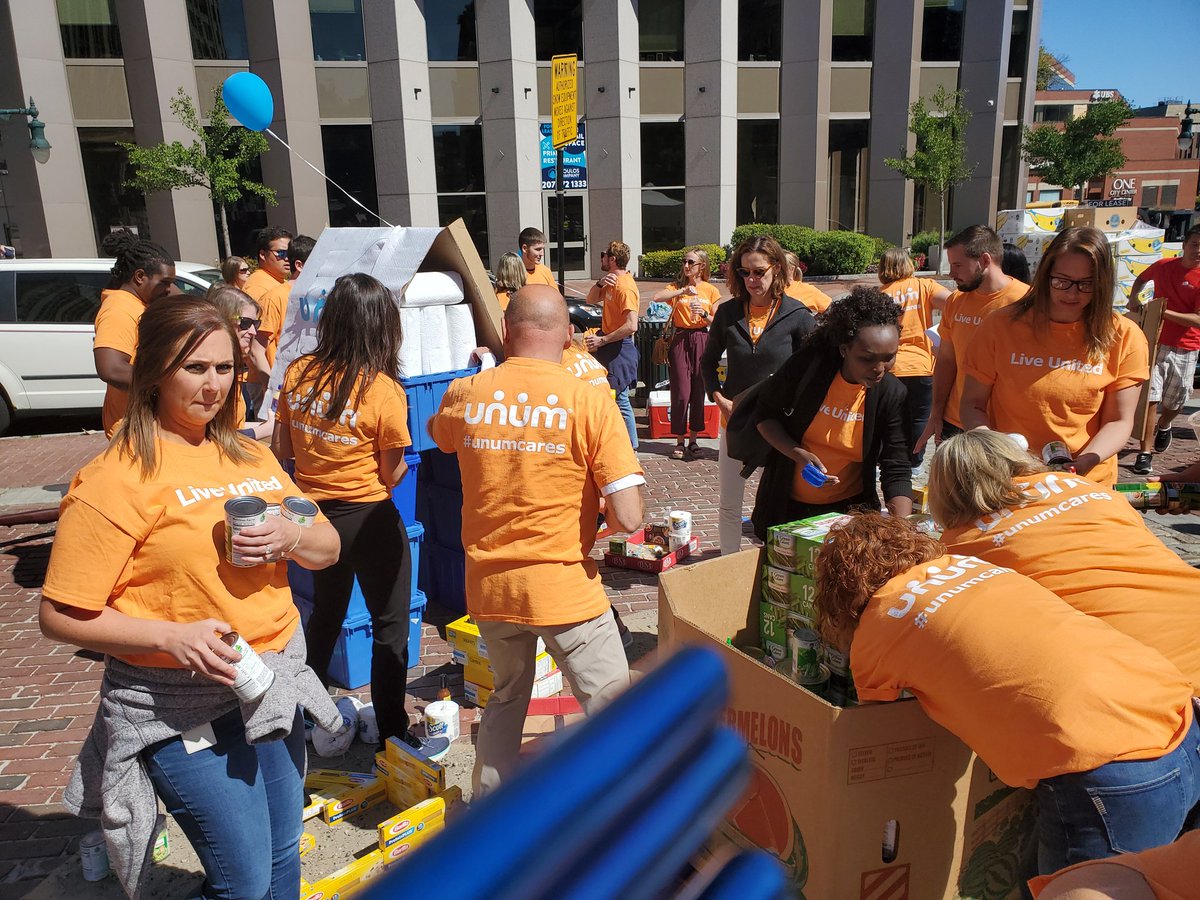 #unumcares dismantling our display for a great cause... all going to support <a href="/WaysideMaine/">WaysideFoodPrograms</a>! @unumnews <a href="/caryolson5/">Cary Olson</a> <a href="/Desiree_Unum/">Desireé Colón</a> @Keely_Unum <a href="/unitedwaygp/">United Way of Greater Portland</a>