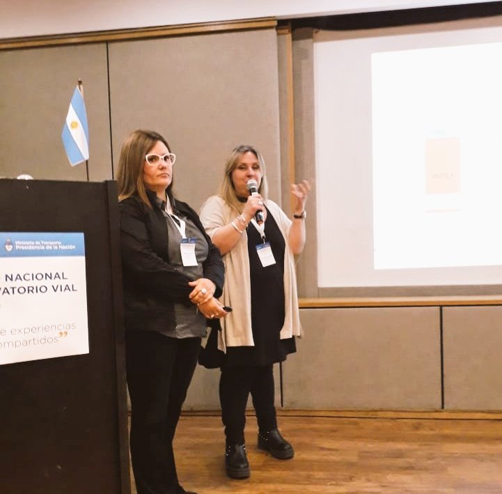 RedSegVial's tweet photo. El Observatorio Vial de la @RedSegVial expuso sobre el estudio Estimación de la Carga Global para la provincia de Santa Fe realizado en conjunto con la ANSV en el marco del Encuentro Nacional de Observatorios Viales (ENOV) en la ciudad de #BuenosAires.👏👏 https://t.co/N3qFevwEZp