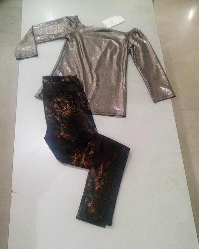 abb_borsarini's tweet photo. #maglia #lurx 35.00 #jeans #raso #pitone 55.00 https://t.co/lfrkaUCQCK https://t.co/zHC0wxKCAo
