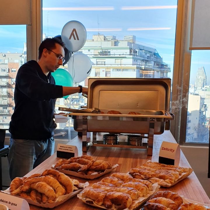 asapplatam's tweet image. Seguimos celebrando, y es que hoy tenemos más de 256 razones para hacerlo. ¡Feliz #DiaDelProgramador a nuestro equipo en Argentina! 👨‍💻👩‍💻#KeepCalmAndCodeOn