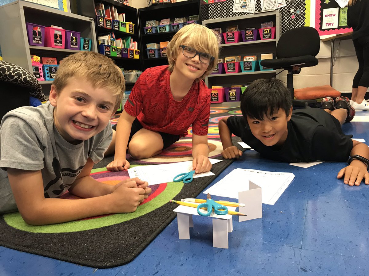 Building bridges with index cards! Lots of great team work going on! <a href="/FawnArea/">Fawn Area Elementary</a> #fawnarearocks