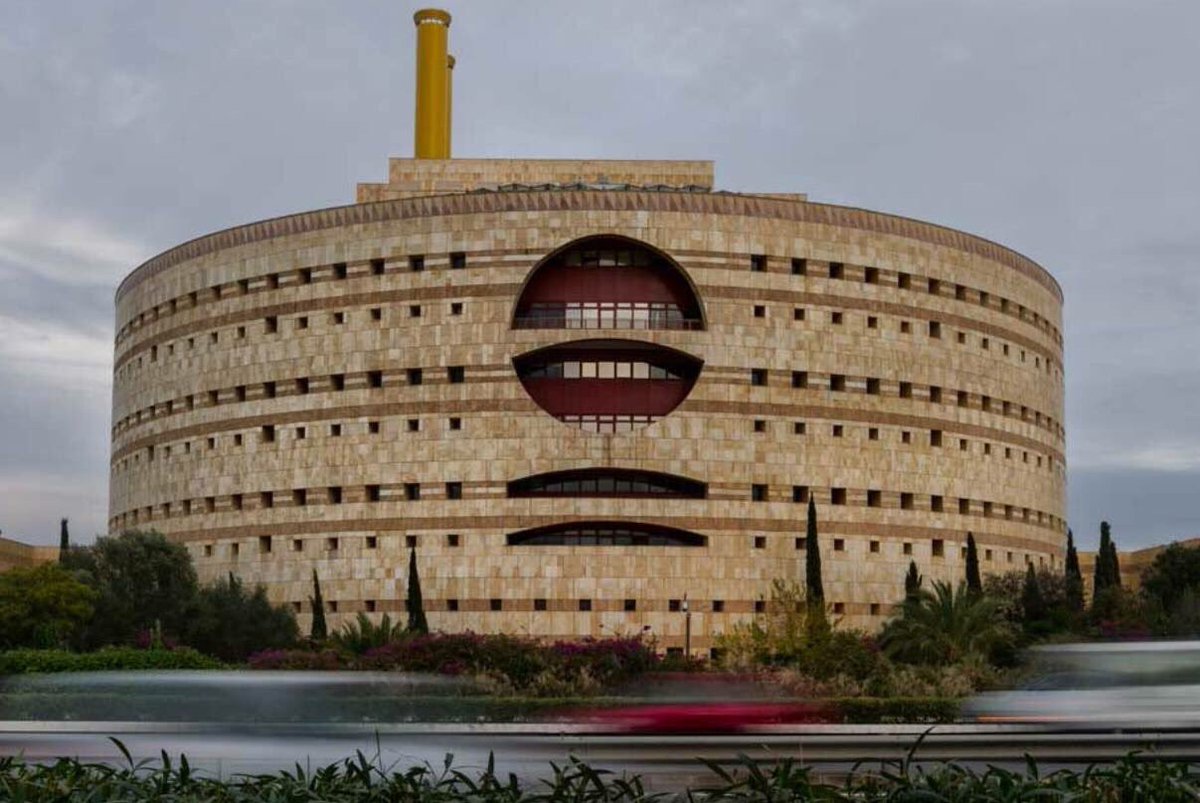 Torre Triana, Seville, by one of Spain’s (many) great architects, Francisco Javier Sáenz de Oiza, 1993-Images unknown source