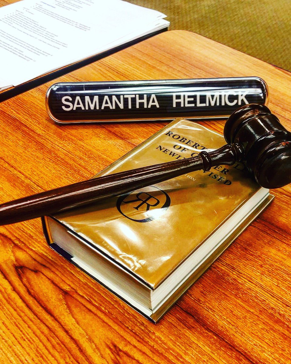 GeometricRabbit's tweet photo. It’s official. I will be serving as the chair of the Iowa Governor’s Commission of Libraries for FY20. I’ll do my very best! #ialibchat #librarylife @StateLibraryIA https://t.co/w7KLmTPskU