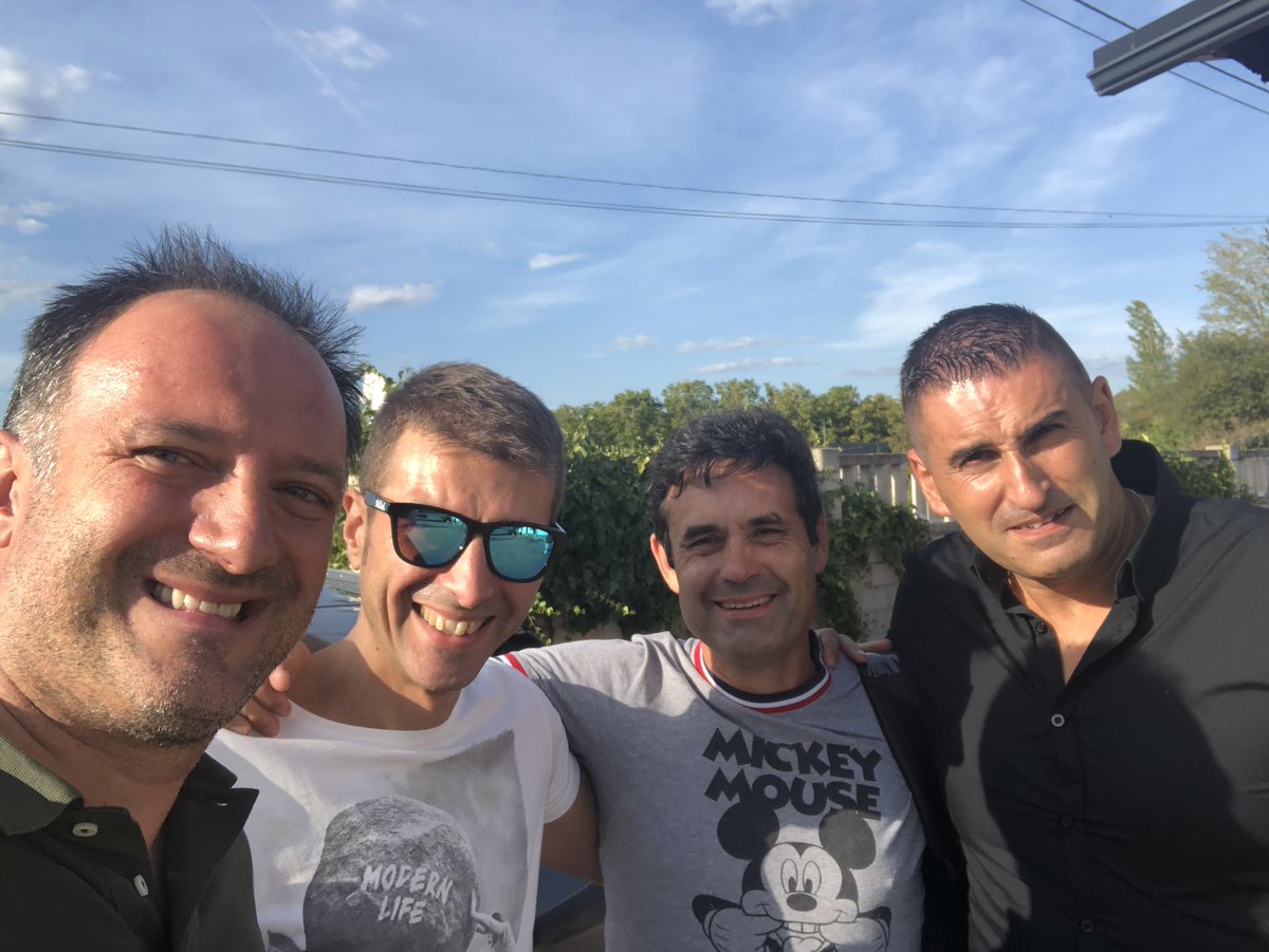 santa8ja's tweet photo. Equipo #matchupteam camino del #Over40Madrid2019 Gracias a @giveandgosport @quiqueruiz67 @MonicaMessa12 y todo su equipo para disfrutar de #baloncestoveteranos y cena de gala en madrid.
#over40basket
#over40madrid
A disfrutar🏀🏀🏀 https://t.co/FMpHorneNa
