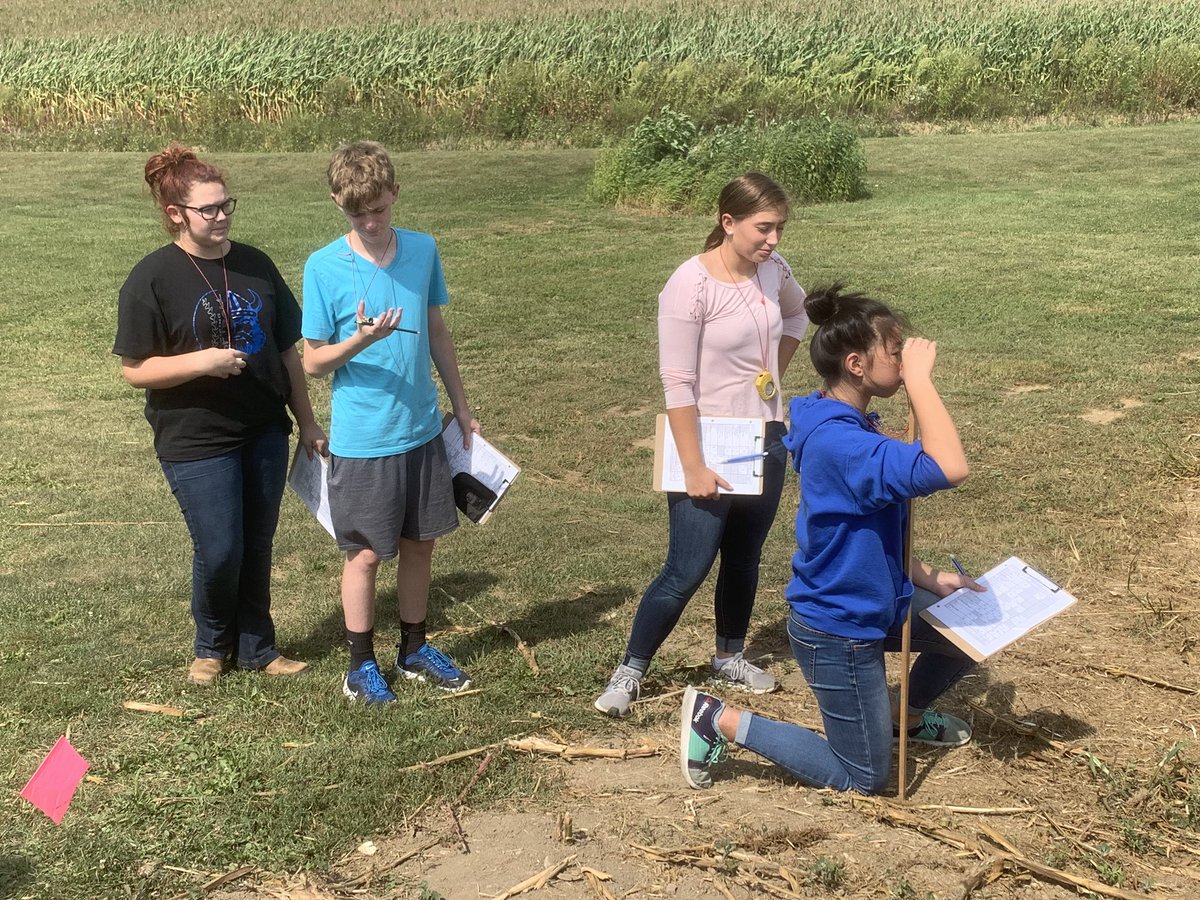 MiamiEast_FFA's tweet photo. We love soils!

Thanks @ElaineKirby19 for hosting our soils work session today. Thanks Kenny Kirby for digging the site. Thanks to Ernie Hageman for use of the backhoe. 

#futuresoilscientists #soilsrock https://t.co/bKxTnsZ89I