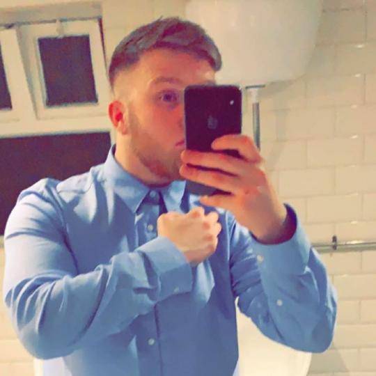 Live broadcasting community
liveme.com/gb/m/v/1568394…