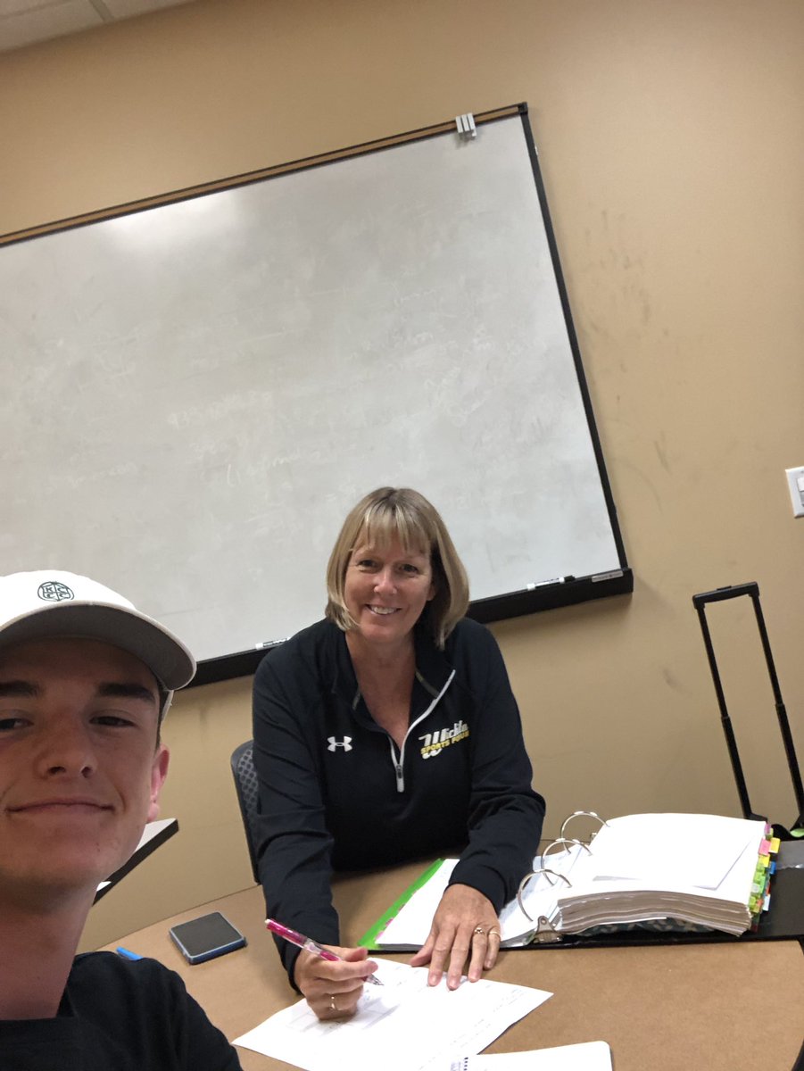Study hall grind with Gail <a href="/ShockerLIFE/">Shocker LIFE</a> #watchus