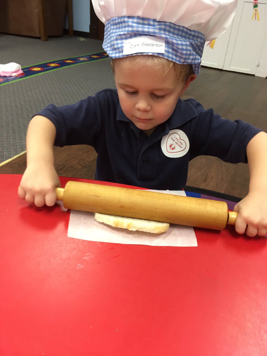 AcademyPreK's tweet photo. Pre primary chefs had fun making cinnamon/ sugar roll ups. @ash1818 https://t.co/dXNmOECyOG