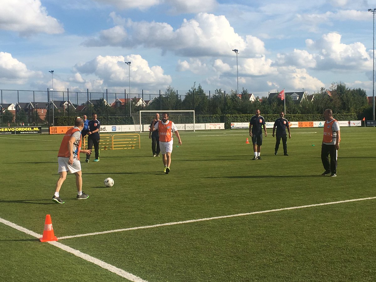WijkteamLRVDM's tweet photo. Vandaag een kick-off Walking Football voor de mannen van de moskee in Leidsche Rijn! Mooie samenwerking @Sport_Utrecht @Ouderenfonds @Oldstars_nl @MeernDe @VVDeMeern en #icccl https://t.co/sQDvbKSrHt