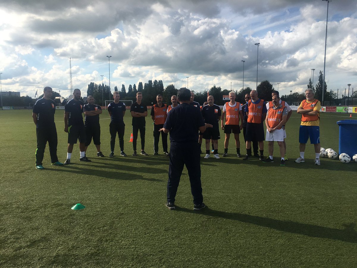 WijkteamLRVDM's tweet photo. Vandaag een kick-off Walking Football voor de mannen van de moskee in Leidsche Rijn! Mooie samenwerking @Sport_Utrecht @Ouderenfonds @Oldstars_nl @MeernDe @VVDeMeern en #icccl https://t.co/sQDvbKSrHt
