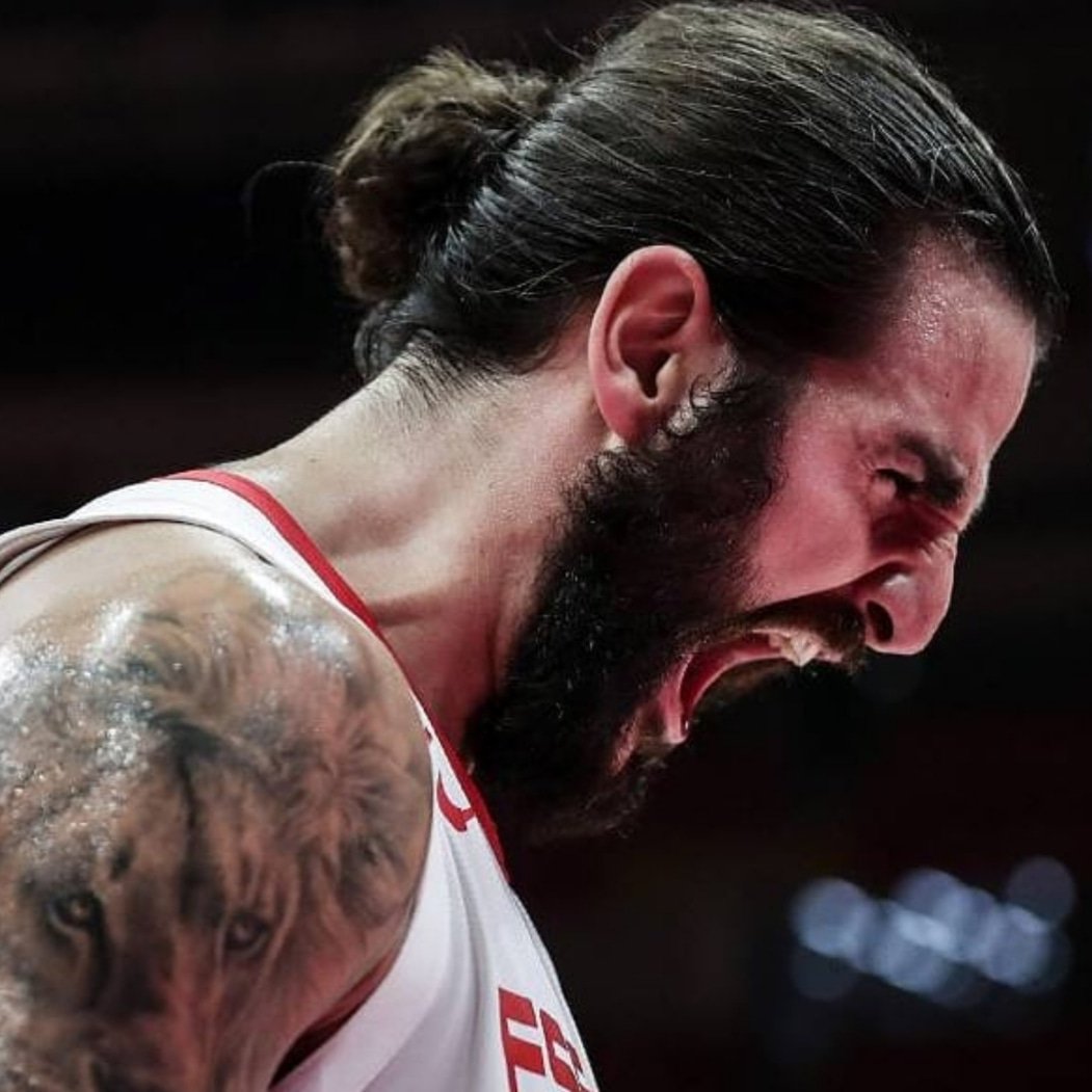 ChamberiTriple's tweet photo. SOBRAN LAS PALABRAS !!ESTO ES PURA PASIÓN!! Gracias, gracias y gracias infinitas #SelMAS #FIBAWORLD #somosequipo #lafanilia #baloncestoenestadopuro @triplechamberi https://t.co/PL0av8eOJb