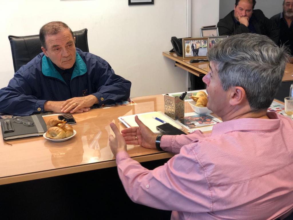 felolabaque's tweet photo. 🤝Reunirnos para lograr acuerdos, 🤝reunirnos para trabajar de manera coordinada en la actividad propia de la institución legislativa de la ciudad. 
👉Ese fue el objetivo de una nueva reunión con @PasseriniOk en nuestra sede del @cdeliberantecba. https://t.co/woE7xHoYDN