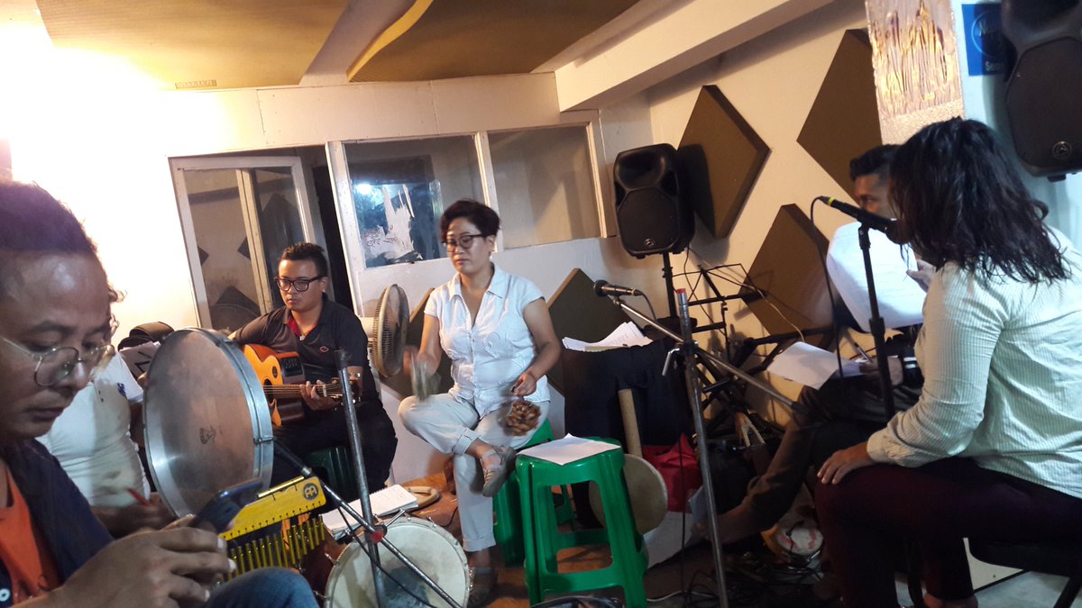 jhumalimbuwanem's tweet image. #ल है निम्तो भोलि #रैथाने सङ्गीतको साथमा 22 जना कबिको 22 कबिता सुन्न नाचघरमा आउनुहोला 12.30 मा💖💖