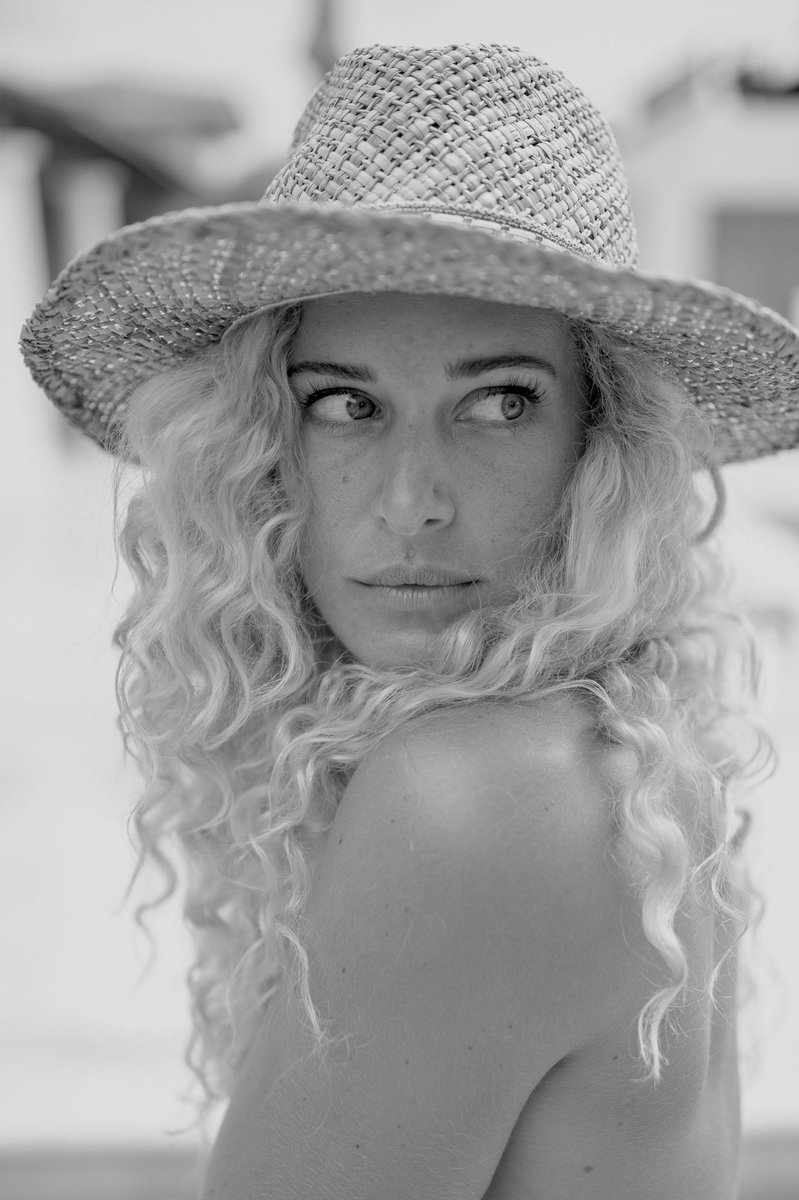 Friday Mood 🧜🏼‍♀️.... headed down to see the girls in #Socal  🌊 🏄‍♀️ 🏝 <a href="/Fulks6/">Greg Fulks</a> <a href="/PaulMitchellUS/">Paul Mitchell</a>