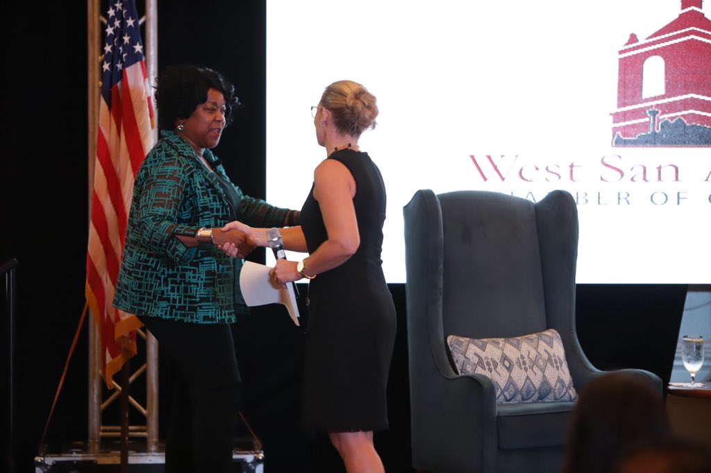 cpsenergy's tweet photo. CEO @Paula_GW speaking today at @WestSAChamber #StateOfEnergy luncheon, “#PeopleFirst is what we should all be thinking about. We’re here to serve you...To be your energy experts to help power your dreams.” 

#PowerToDream #CommunityPowered https://t.co/8kIruWnI4a