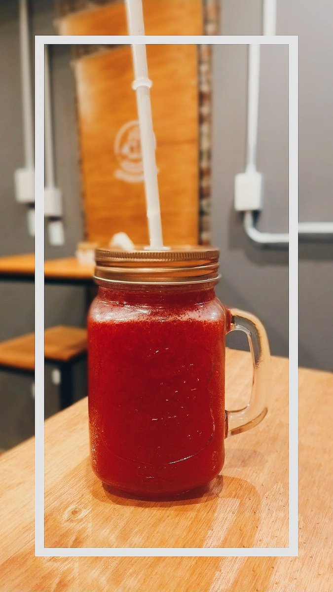 RocioMosna's tweet photo. Con mi novio (nuevamente), abrimos una cafetería y cervecería.
Un lugarcito cómodo, cálido, con muchas buenas vibras, café, birras y comida 🙌🏼 Suuuper económico! La idea es ir, pasar un buen rato con personas y disfrutar de nuestro servicio ❤️ https://t.co/fMmc0b44cM