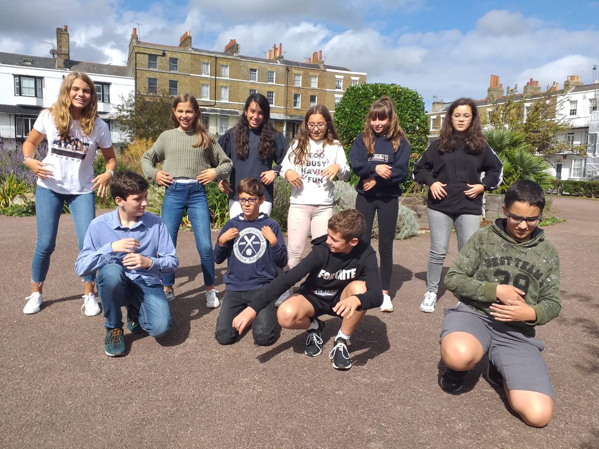 DiscipulasLeon's tweet photo. Continúan las actividades para nuestro grupo en #Ramsgate2019. Primero comimos (un poco antes de lo que estamos acostumbrados), después bailamos y dimos un paseo por la playa, para terminar con la actividad principal del día... https://t.co/tjvqkYx8GQ