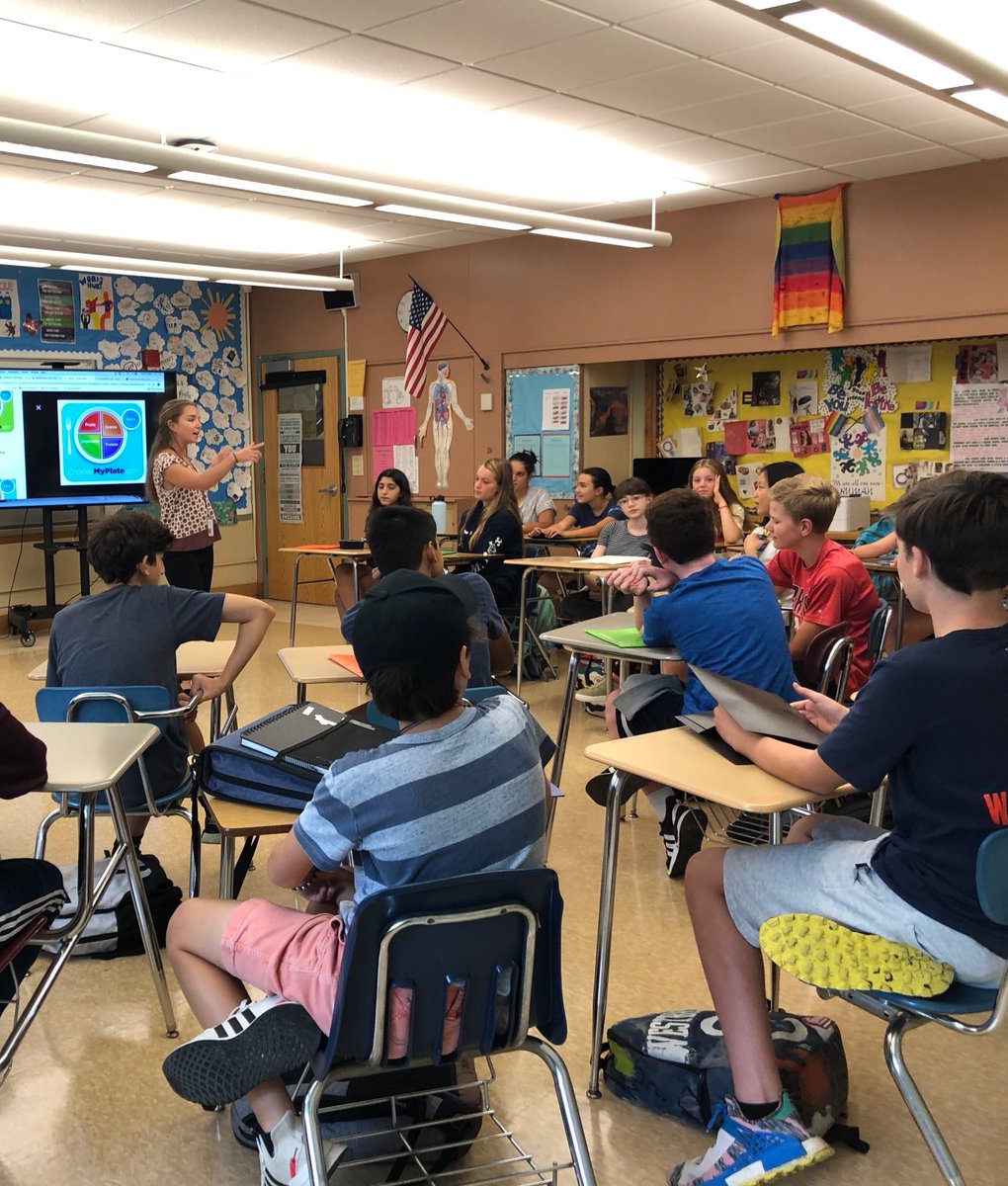 HealthinMiddle's tweet photo. Scarsdale Schools Food Service Registered Dietitian Hannah Kutzin joined Ms. Gould's Health 8 classes on Sept. 10 to discuss ways to incorporate MyPlate into everyday eating.
#scarsdalemspride https://t.co/QM9BpzBQlG