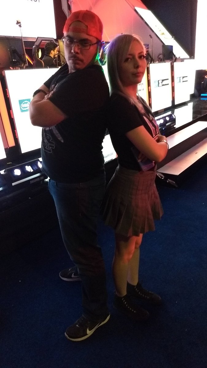 Blemysh's tweet photo. @RichFokalot @GamesCeleb Algunas pics con @sanchanclau @Mishi_Chwan y la niña bolsita https://t.co/Z9Bol4iYtp
