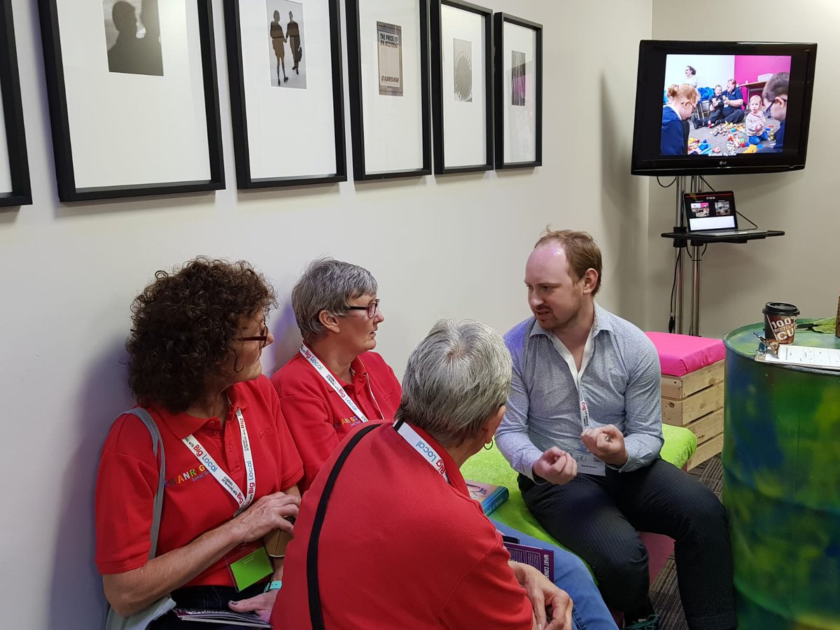 Local Trust (@localtrust) on Twitter photo 📸📸📸 @EwanriggLT learning about the importance of composition in photographs from <a href="/davidsevern/">David Severn</a> in the marketplace #Connects19 📸📸📸 @EwanriggLT learning about the importance of composition in photographs from <a href="/davidsevern/">David Severn</a> in the marketplace #Connects19