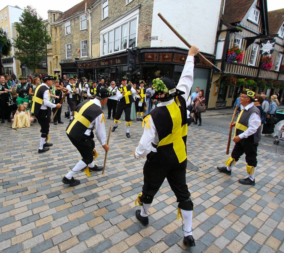 Sat 14th Sept : Dancing in the City Centre until 13.45 
CENTRAL HEARTLANDS TOUR
12.20 - Corner of High St/Guildhall St
13.05 - Corner of Orange St/Sun St 
Featuring: Oyster Morris, Kettle Bridge Clogs, Dead Horse Morris &amp; The Broomdashers
#hophoodening 
wantsum-morris.org.uk/hop-hoodening/…