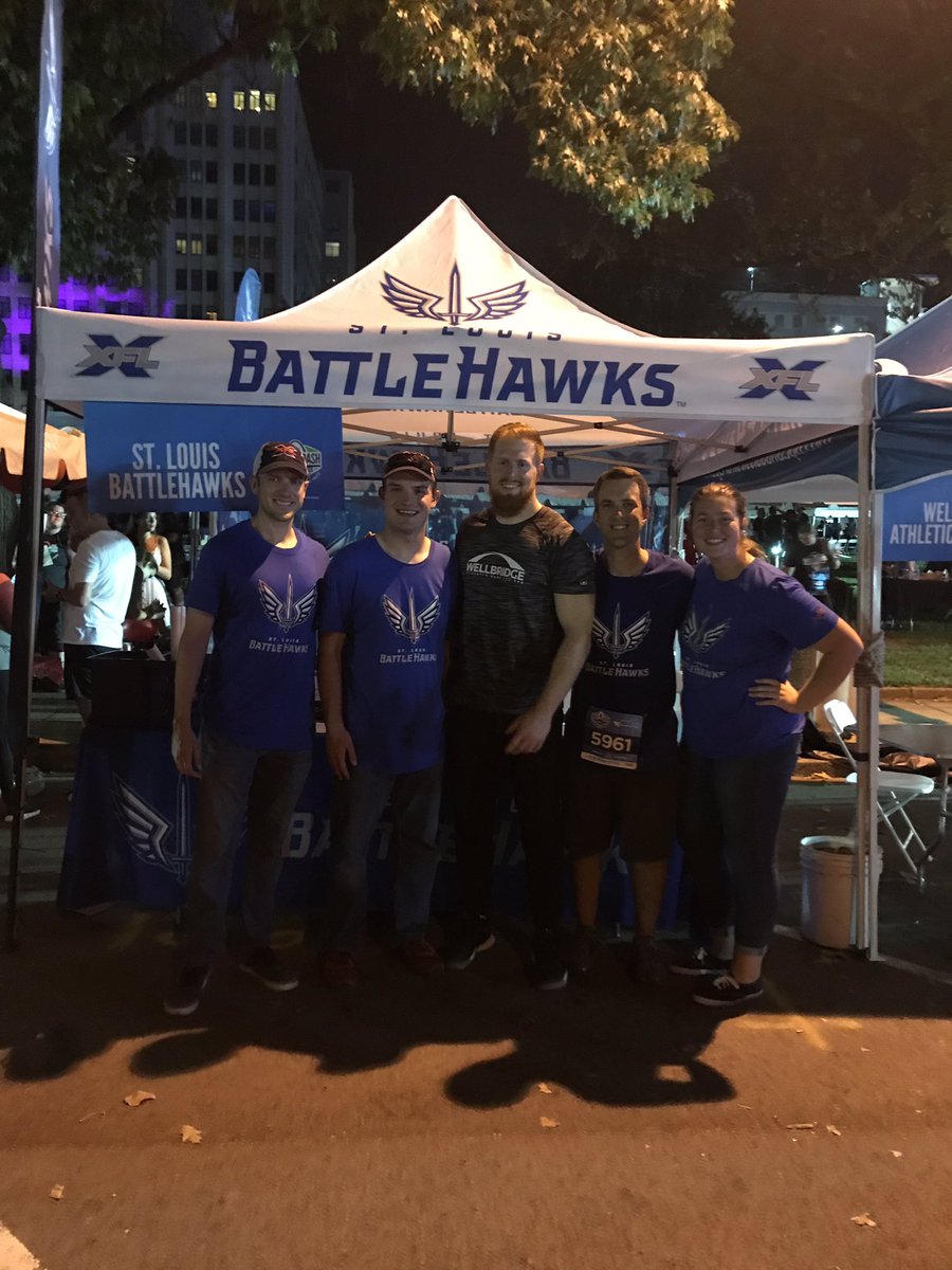 khunzeker's tweet image. Great #MizzouMade pic last night at #BizDash2019 featuring one of the most beloved alums in school history. Also pictured, @ericbeisel 😉
🐯+🗡🦅= #MOLove
#XFLSTLBornAndRaised