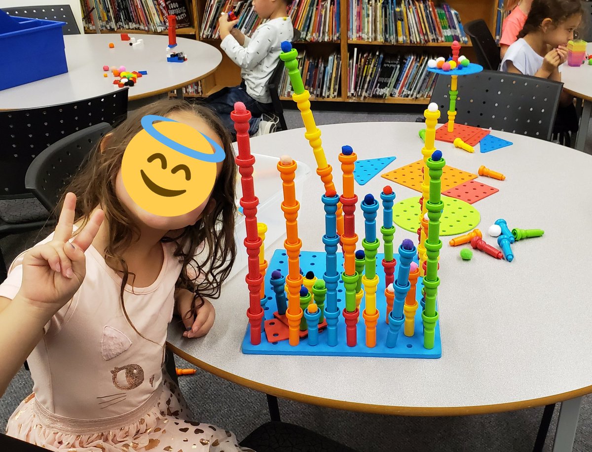 FJewellCormier's tweet photo. FDK exploring movement and construction in the LC. @SharonPublic "My forest has way more than 10 apples!" @FDKSharonPS
 #tenapplesupontop https://t.co/7CA5sNJONs
