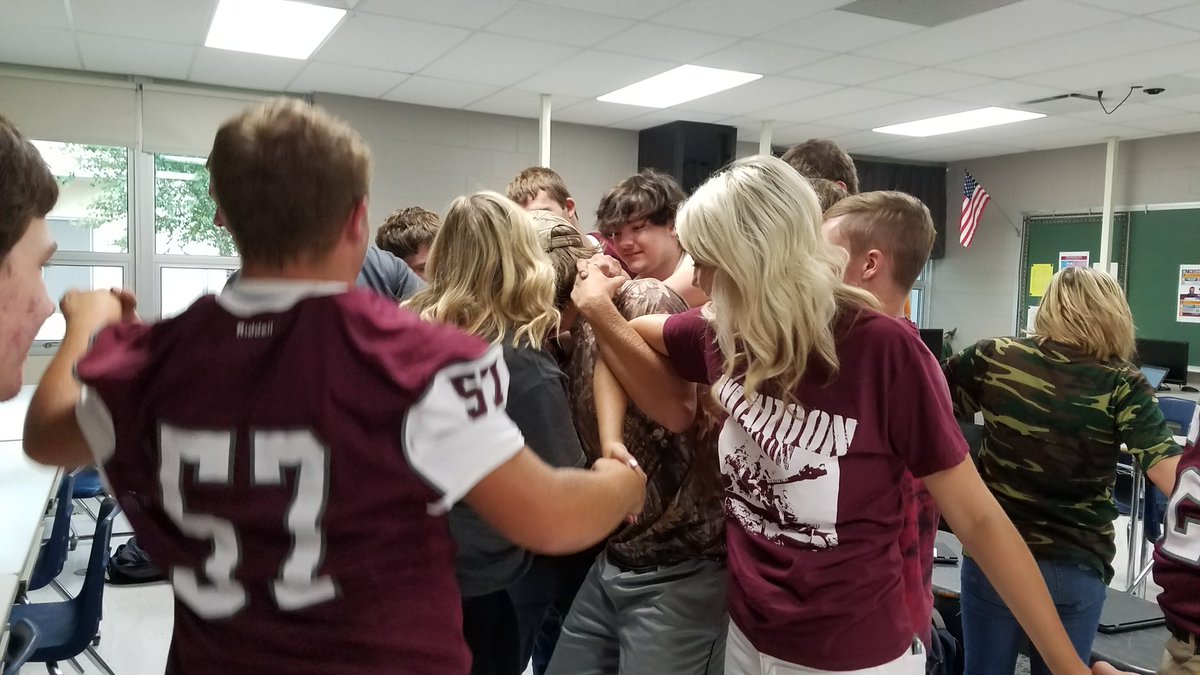 MrsSimpsonT's tweet photo. Our first team building experience for the year. Some great leadership in this group! #RedBud132 #RBHSCoop https://t.co/G1079jy3bN