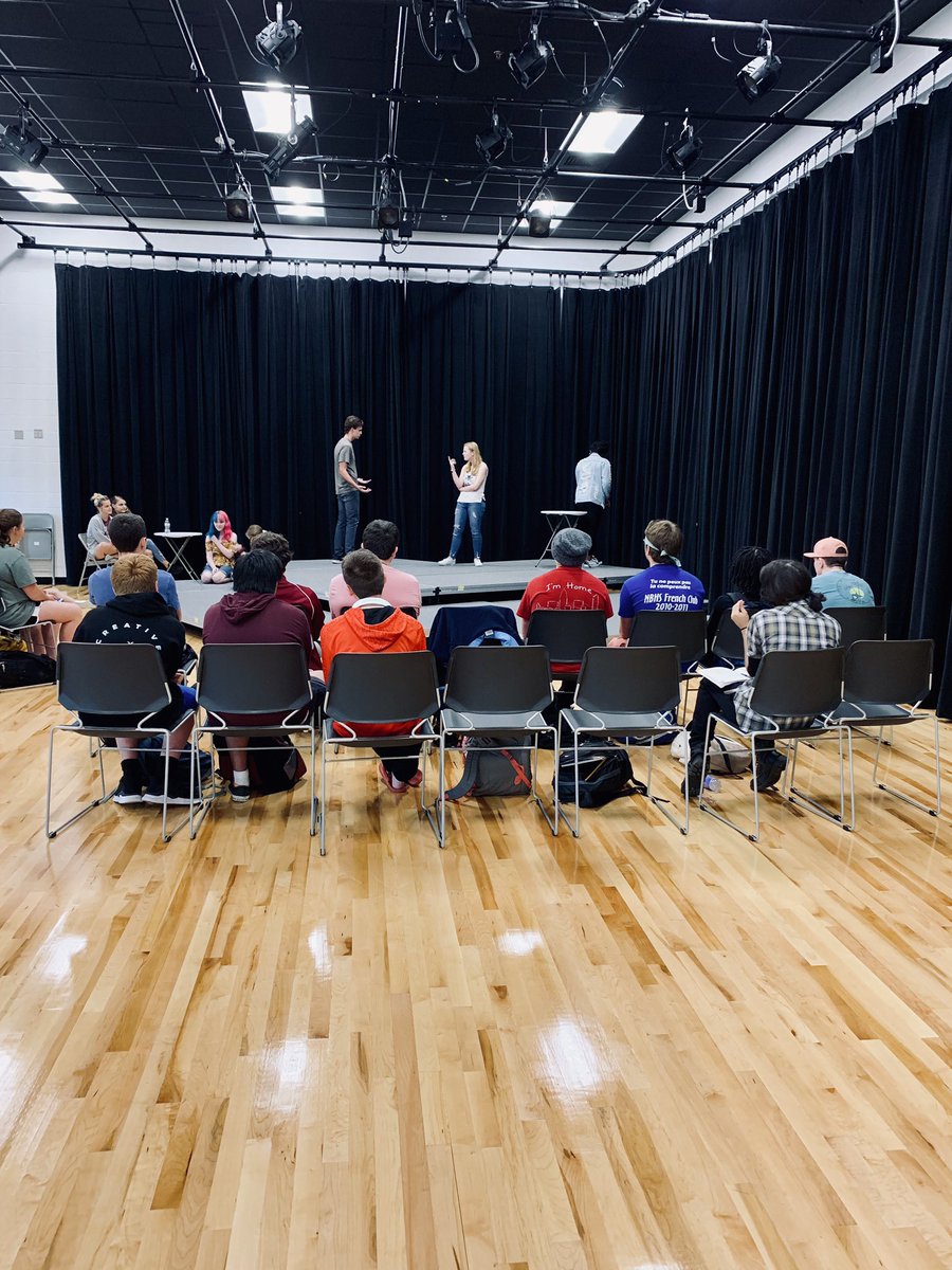 ArtsFvhs's tweet photo. When @FVITSDramaClub and @FVHSChoral collide! Loved watching the theatre performance! #artscollab #bengalstrong #wegettodothis https://t.co/2ISc8LCJp5