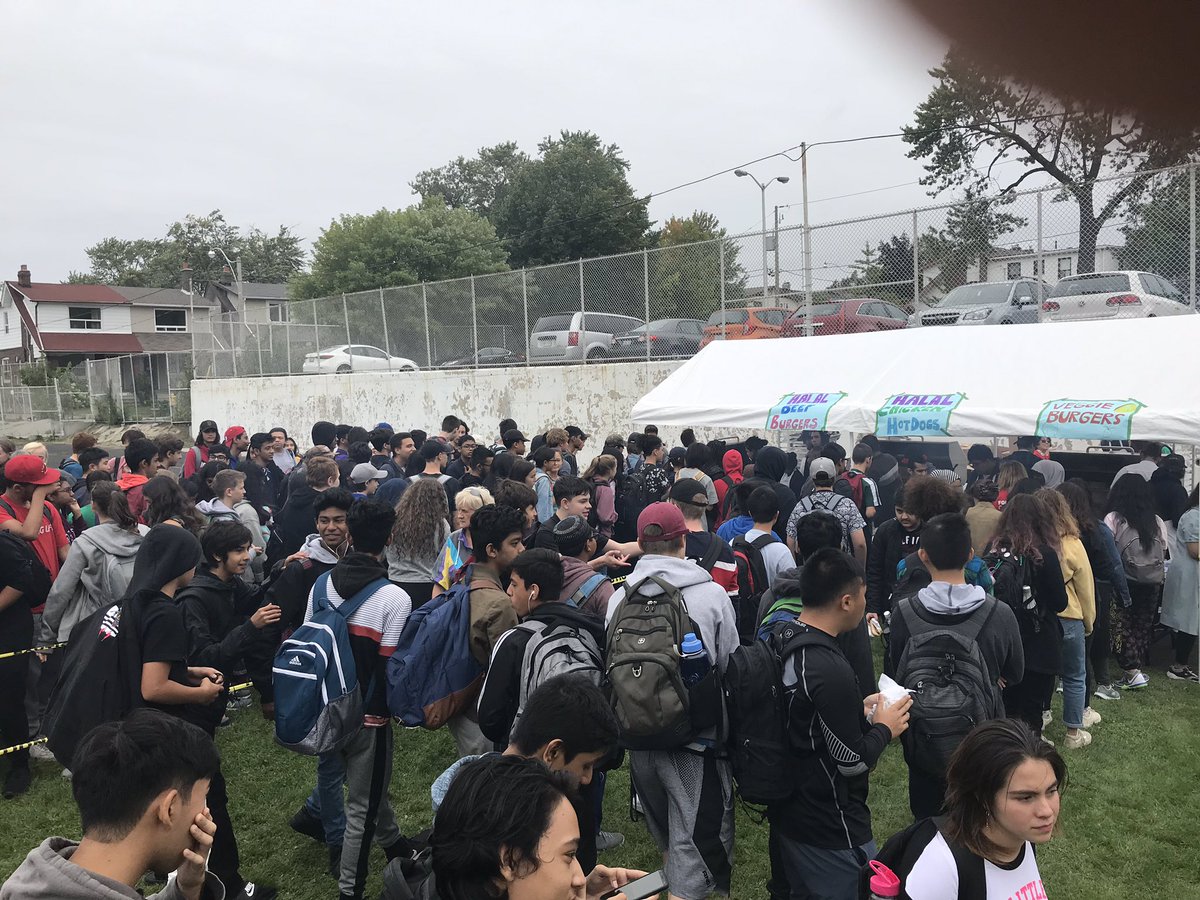 What a great way to welcome our returning students and new students to a new school year <a href="/Danforth_CTI/">DanforthCTI_Tweets</a> and <a href="/TDSB_Greenwood/">Greenwood S.S.</a> ...with delicious BBQ lunch. Thanks to <a href="/bjbarone/">BJ Barone (he/him)</a> and his team for a job well done! <a href="/tdsb_Rob/">Rob MacKinnon</a> <a href="/mr_wires/">Bryan Wires (he/him)</a> <a href="/tdsb/">Toronto District School Board</a>