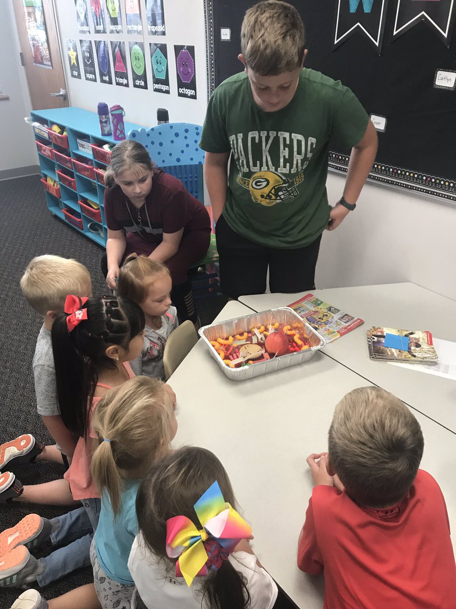 WietfeldM's tweet photo. The 6th grade students presented their edible cells to the kindergarten students. #WeRLeigh @LeighSchools https://t.co/L9zuDtsEAy