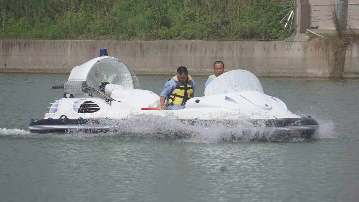 TheRoyalOceanic's tweet photo. Prior to the holidays, final test trails of the 11th six-passenger capacity Hovercraft concluded at our facility. #advanceengineering #engineering #hovercraft #hovercraftmanufacturer #hovercraftproducer #marineengineering #marinetech #production #royaloceanic #technology https://t.co/bMEhCpAAhz