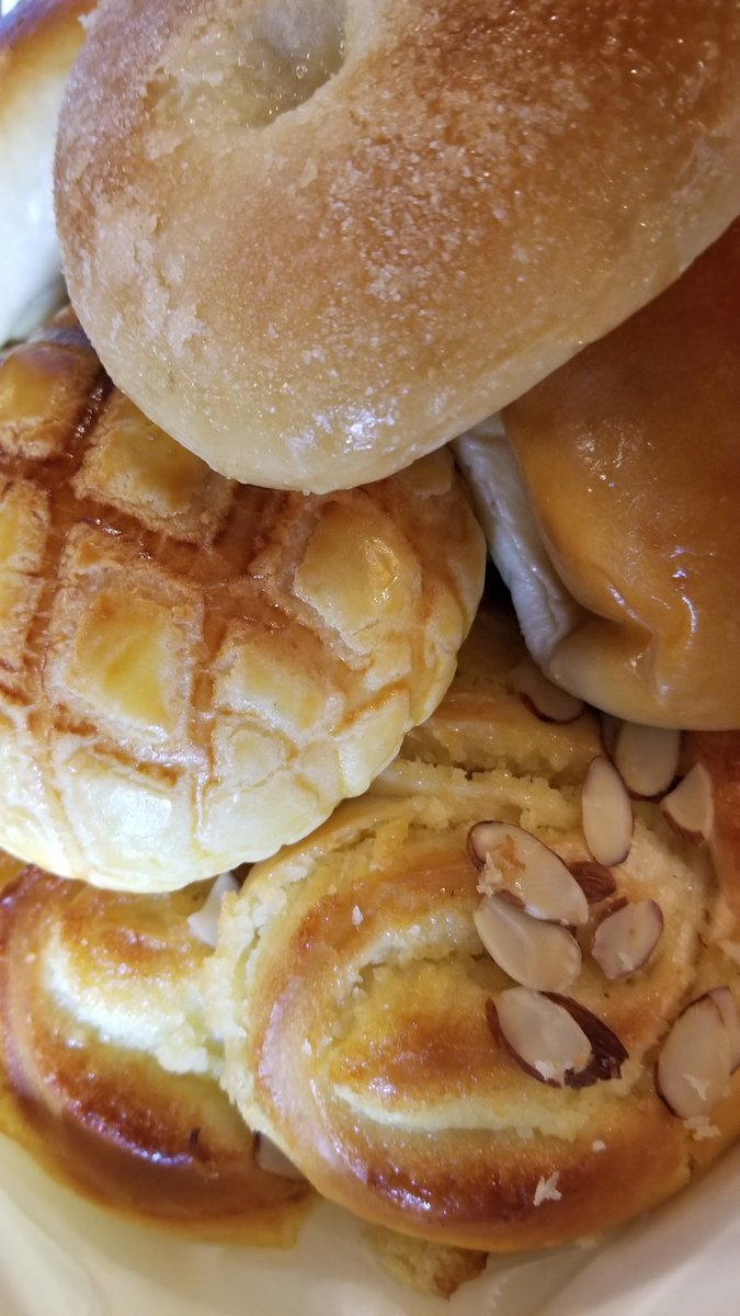 PaulN_ATL's tweet photo. Buns from the Asian bakery #bread #desert #sweethut https://t.co/urHZL2zdgj