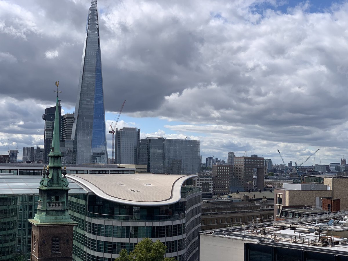 Jarmila_Yu's tweet photo. EAGB city luncheon yesterday  @FourSeasons #London, given we met @TheDenisORegan, David Bowie’s &amp; rocks legendary photographer we were inspired to take some pictures too! #networking #business #entrepreneurlife meets #rockandroll #penthouseliving @saskiajohnston @annabellerisdon https://t.co/oFtHdwcnyC