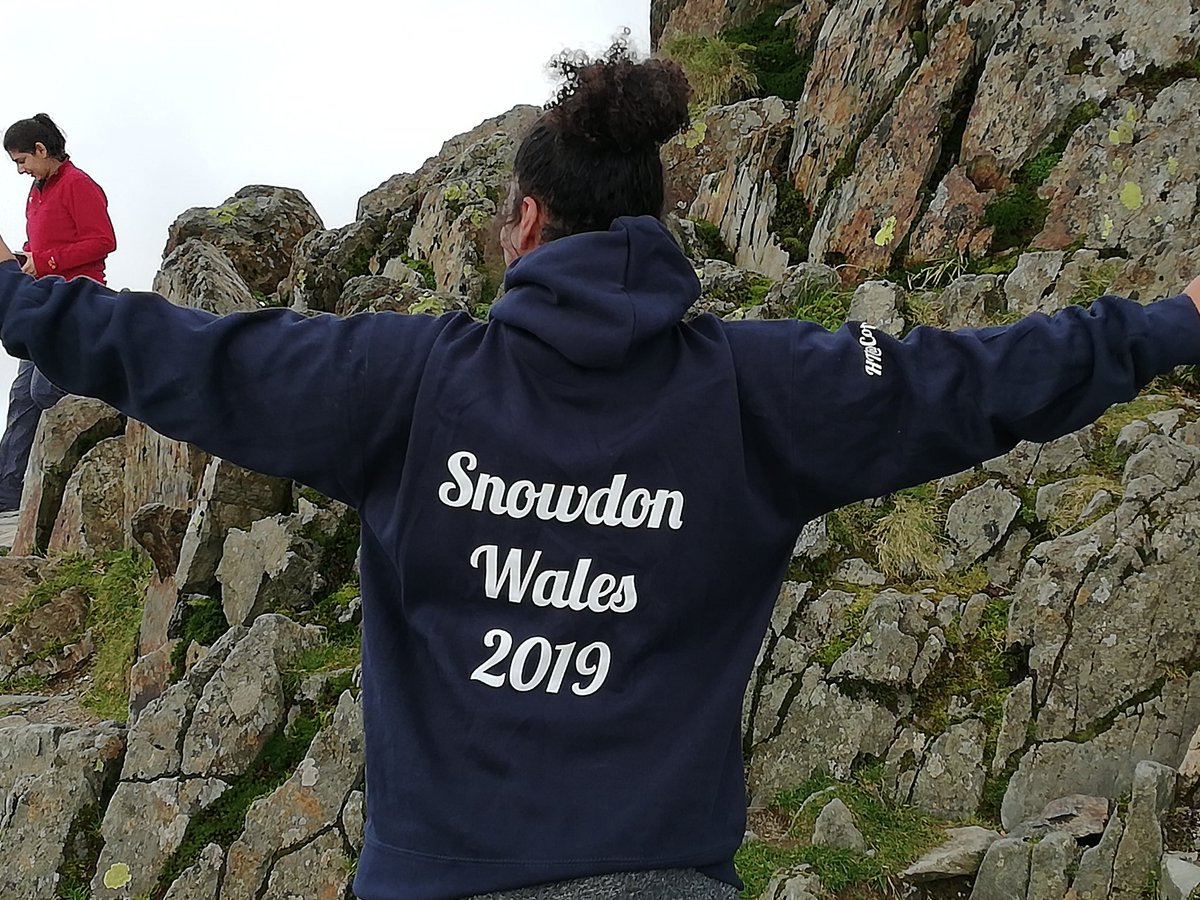 Evelynforde1's tweet photo. A fantastic group of women incl. Amazing Chair of Governors  @Juliajb12bb along with Governor @kymhamerartemis completed our climb to raise money for @Copthall_School #nowexhausted https://t.co/3zSvhaq8If