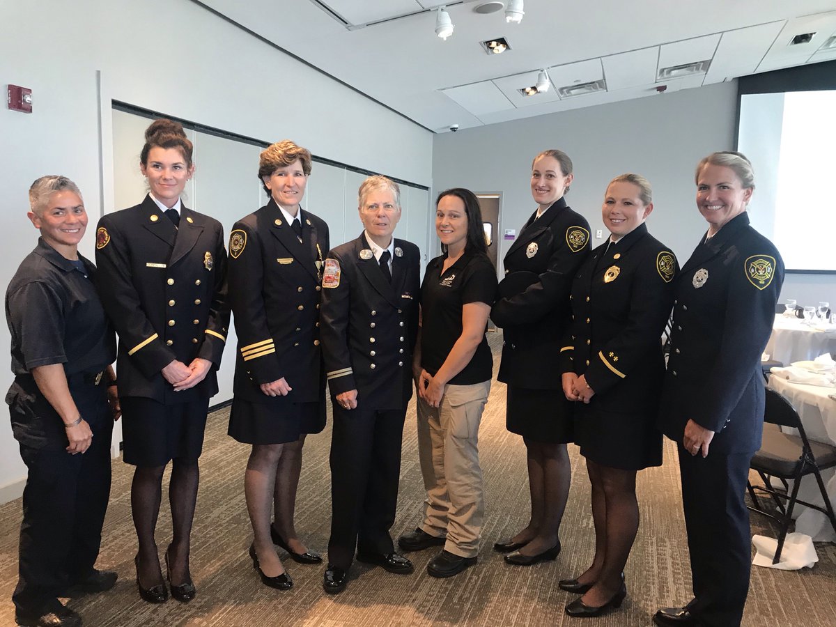 AliCenter's tweet photo. Our new Daughter of Greatness,Captain Brenda Berkman, who served on the New York City Fire Department for 25 years and fought for gender equity in firefighting, with the women of @loukyfire! #AliCenter #DaughtersofGreatness #DaysofGreatness https://t.co/5Nm2f0Bvz9