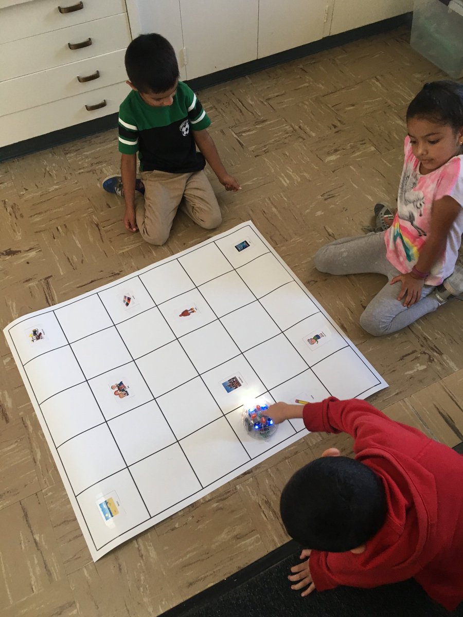 dguerreroteach's tweet photo. @VPLions using #bluebot as a part of our #computersciences program. Today, we labeled the parts of bluebot using @Seesaw and then #coded bluebot from noun to noun. #integratedrobotics #literacy #FSDlearns #VPlearns @FullertonSD https://t.co/tQ9c3g5cFz