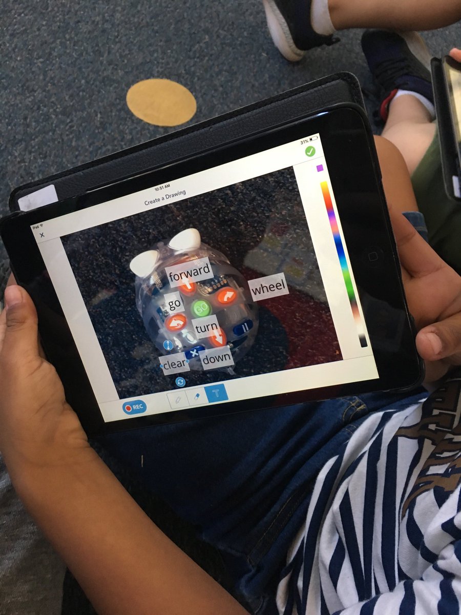 dguerreroteach's tweet photo. @VPLions using #bluebot as a part of our #computersciences program. Today, we labeled the parts of bluebot using @Seesaw and then #coded bluebot from noun to noun. #integratedrobotics #literacy #FSDlearns #VPlearns @FullertonSD https://t.co/tQ9c3g5cFz