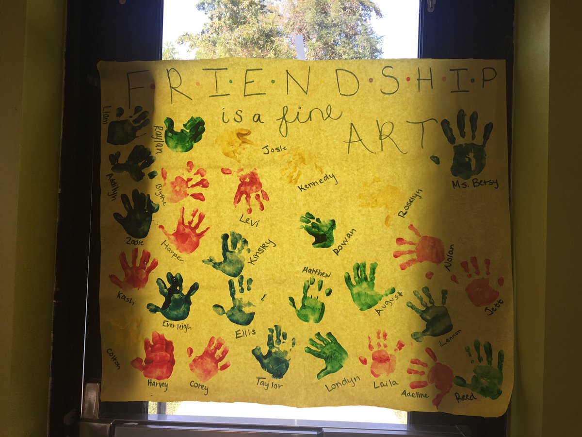 MBetsysel's tweet photo. Last day of friendship week and we got a little messy with some hand art! In Ms. Betsy’s SEL class we will be there for you! ❤️ https://t.co/1pizWIxvE5
