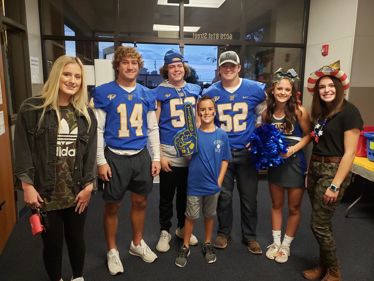 CrestviewFISD's tweet photo. It’s a great day to be a Frenship Tiger! School spirit was in full force this morning as we geared up for Frenship’s game against Cooper tonight. Goooooo Tigers!!! https://t.co/nQfn7mi4Qx