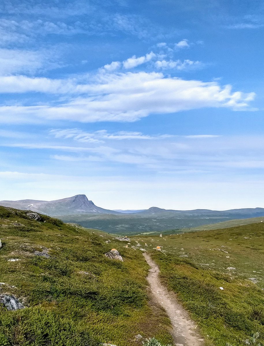 McCallum_Jo's tweet photo. Amazing scenery along the trails #Sweden #Kungsleden https://t.co/Nr8FS6HXBk