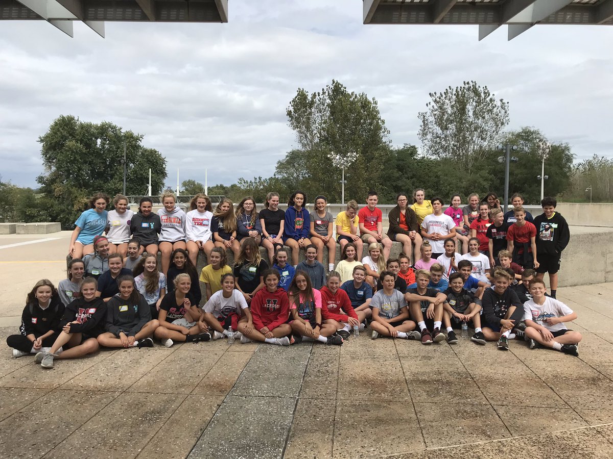 EmmeProbst's tweet image. 8th Grade Peer Leaders completed an awesome day of training today! It’s going to be a great year 🐾