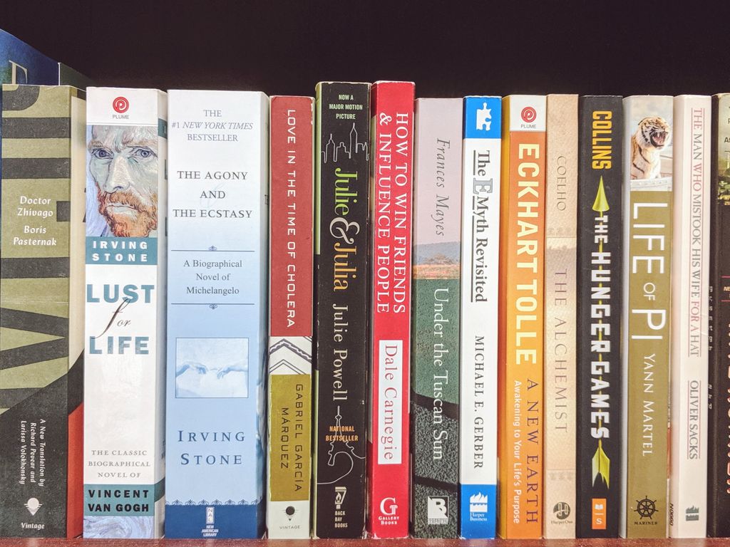 _SignatureEye's tweet photo. 👓 What's on your reading list? 👓
.
.
.
.
#houston #texas #htx #galleria #houstongalleria #glasses #eyewear #eyeglasses #specs #optometrist #optician #optical #houstonoptometrists #glassesswag #specsappeal #spectacles #reading #books https://t.co/kMUg3ykGu1