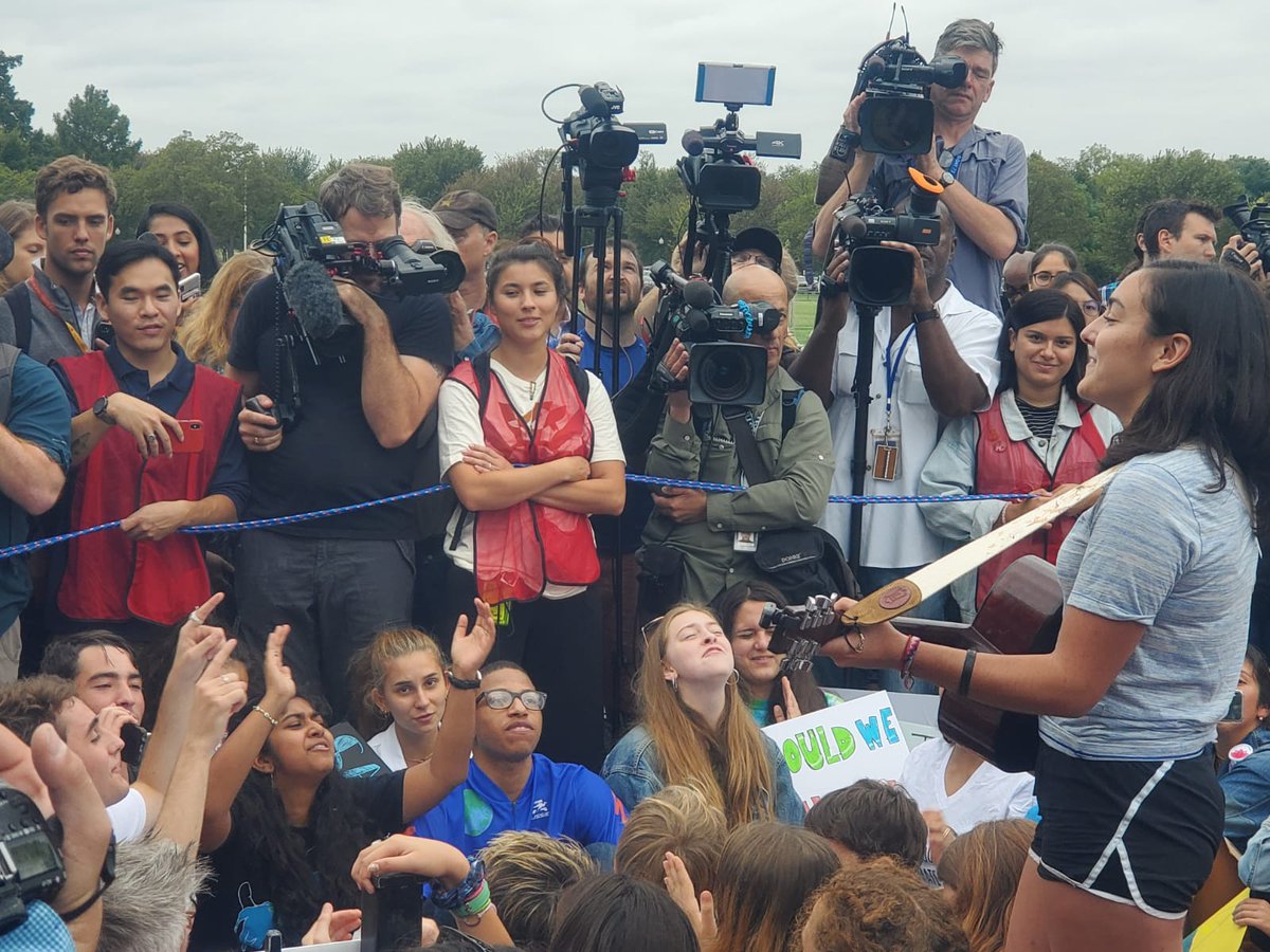 JeromeFosterII's tweet photo. Thank you @GretaThunberg for joining me at the White House Climate Strike today. It was an honor to walk and talk with them. https://t.co/XoldwPQqO1